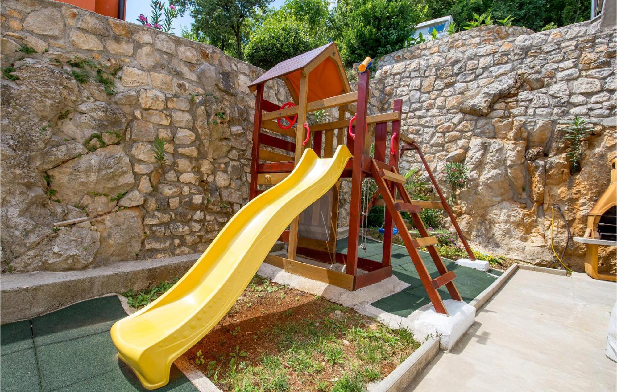 Stunning Apartment In Mošćenička Draga Εξωτερικό φωτογραφία