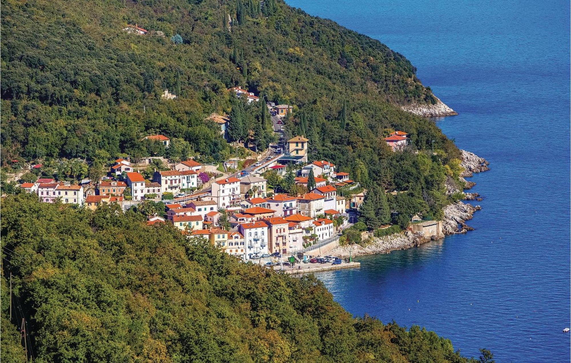 Stunning Apartment In Mošćenička Draga Εξωτερικό φωτογραφία