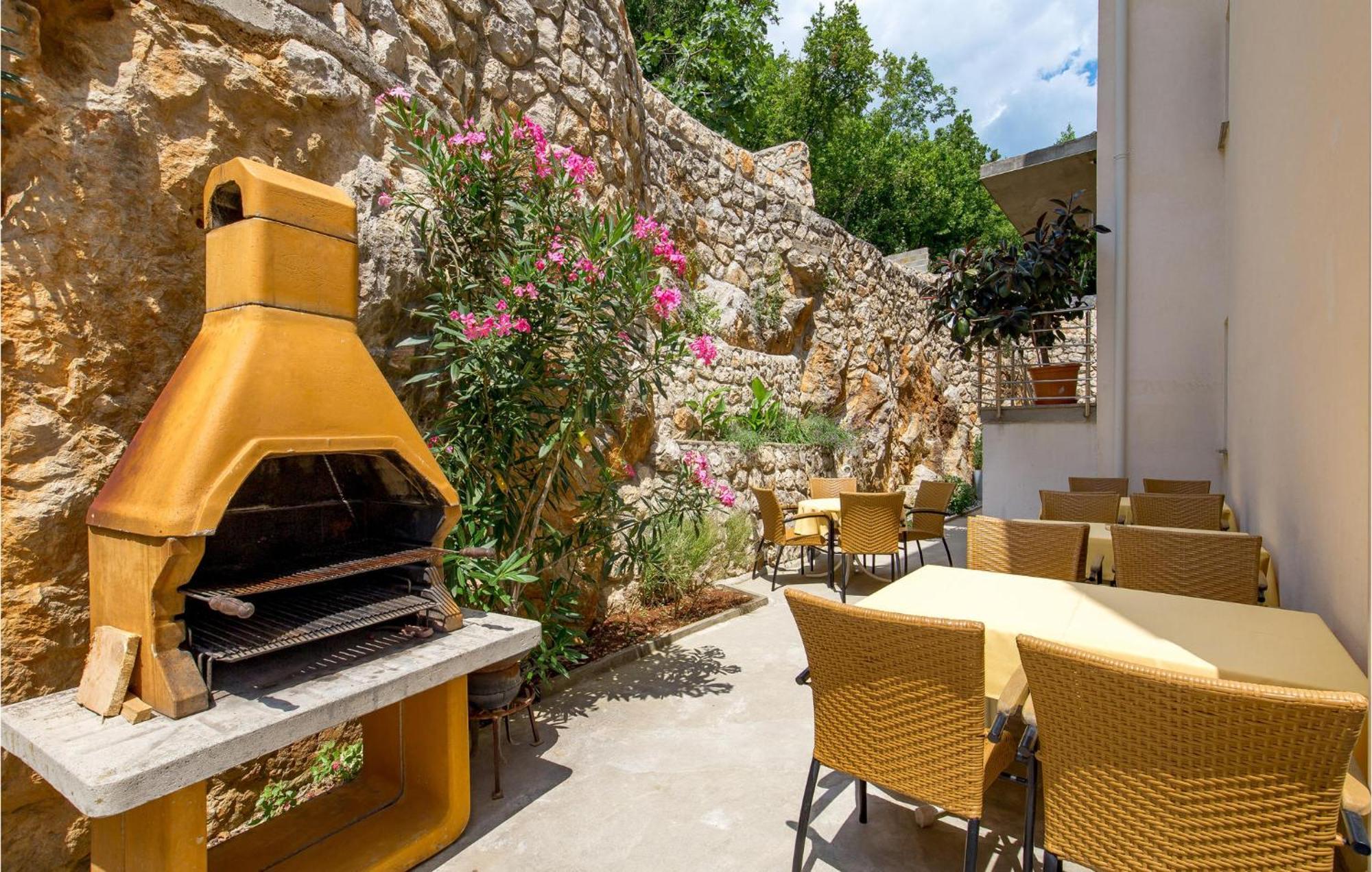 Stunning Apartment In Mošćenička Draga Εξωτερικό φωτογραφία
